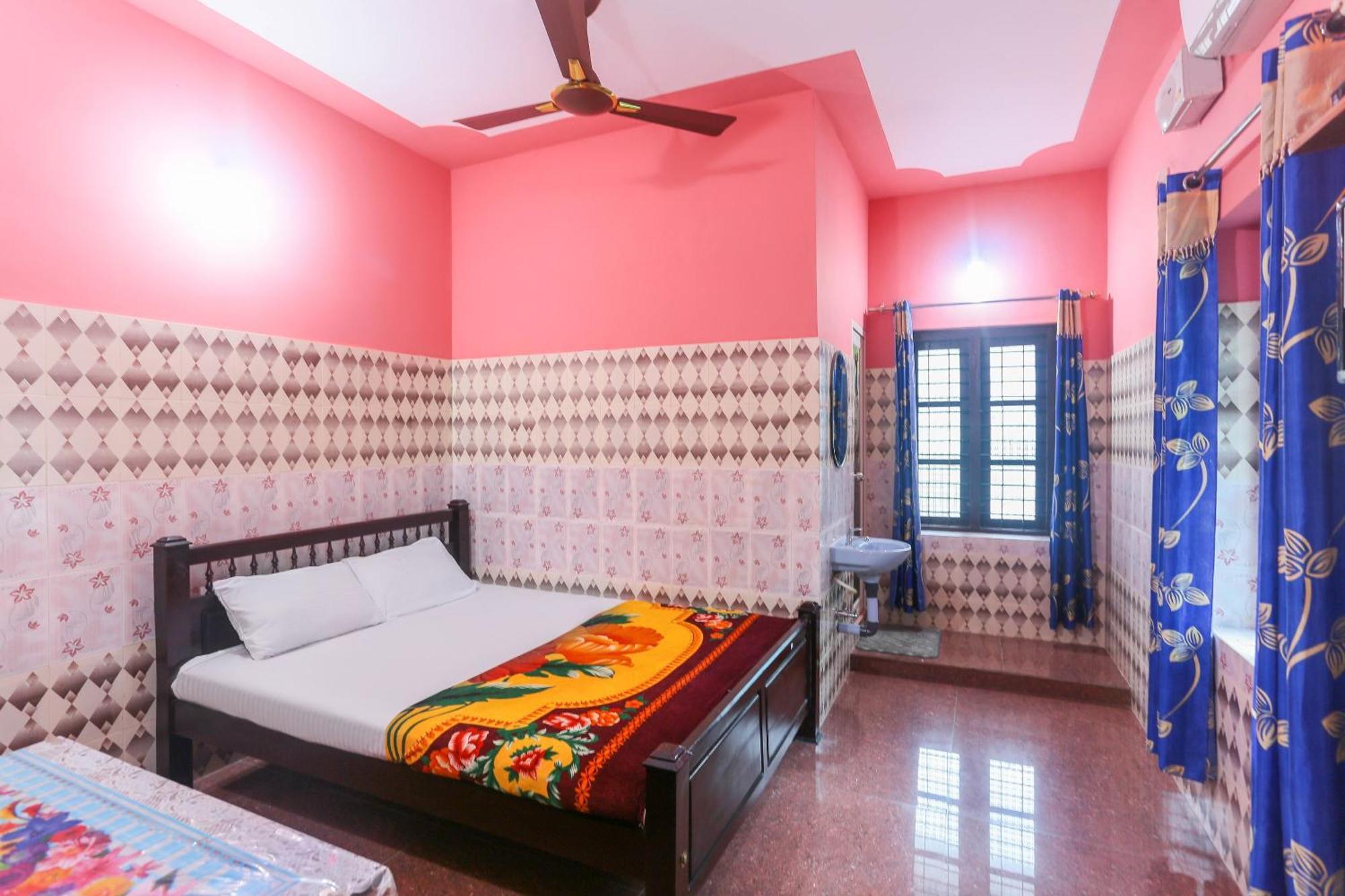 Hotel O Sree Bhadra Tourist Home Коллам Экстерьер фото