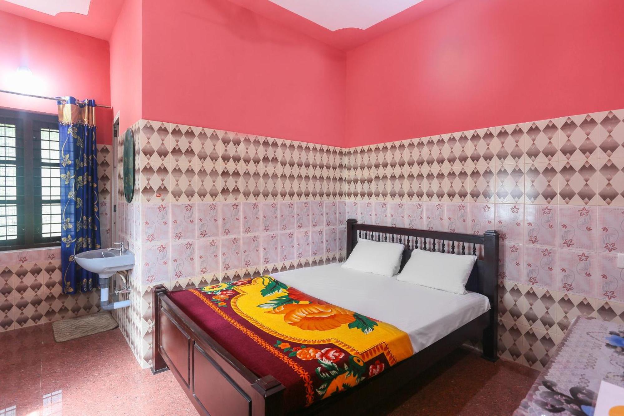 Hotel O Sree Bhadra Tourist Home Коллам Экстерьер фото
