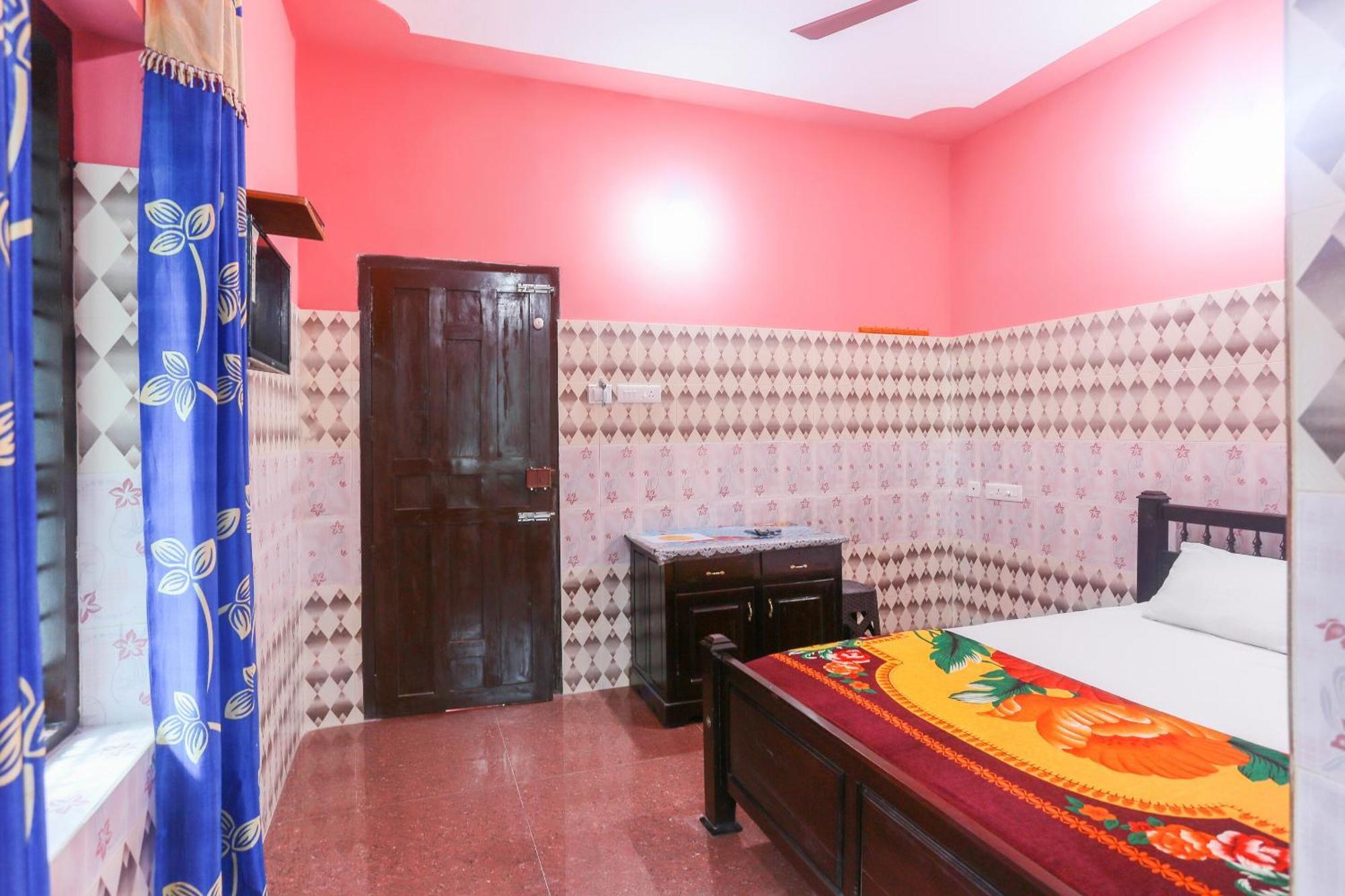 Hotel O Sree Bhadra Tourist Home Коллам Экстерьер фото